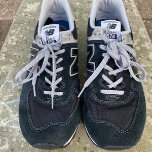 Black New Balance 574s size 10